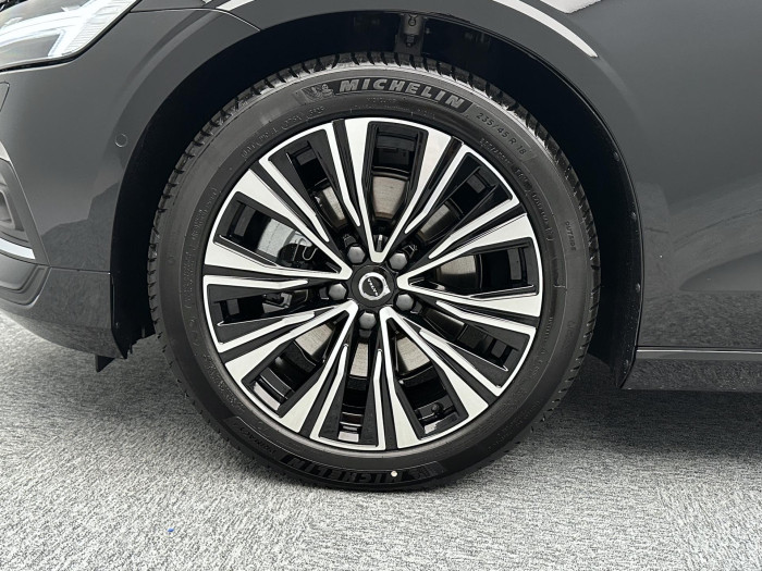 Volvo V60 B4 AUT BRIGHT PLUS