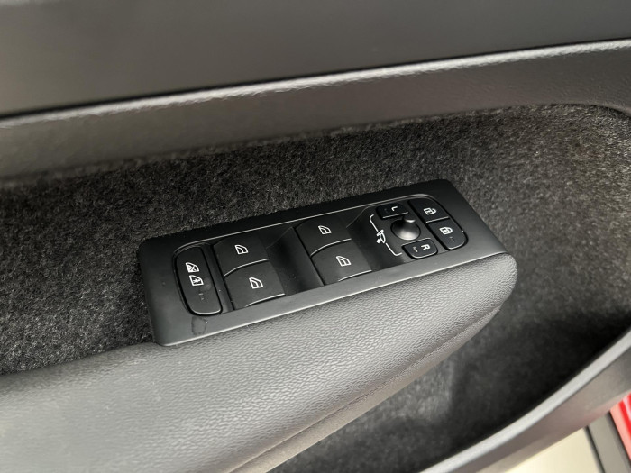 Volvo C40 RECHARGE CORE SINGLE MOTOR AUT