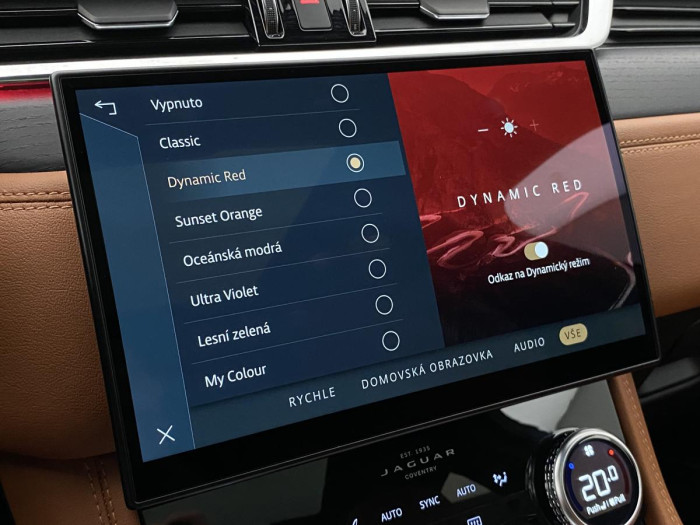 Jaguar F-Pace D200 AWD R-DYNAMIC REZERVACE 2.0 d Dynamic