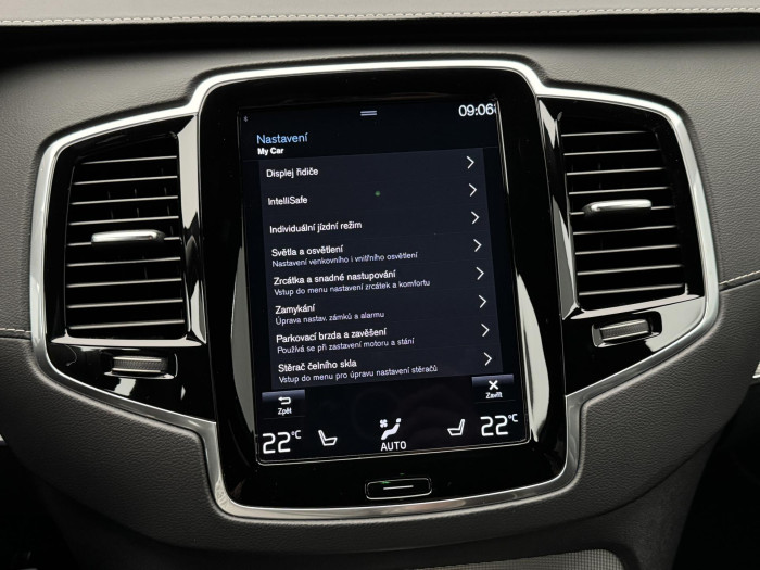 Volvo XC90 B5 AWD R-DESIGN REZERVACE