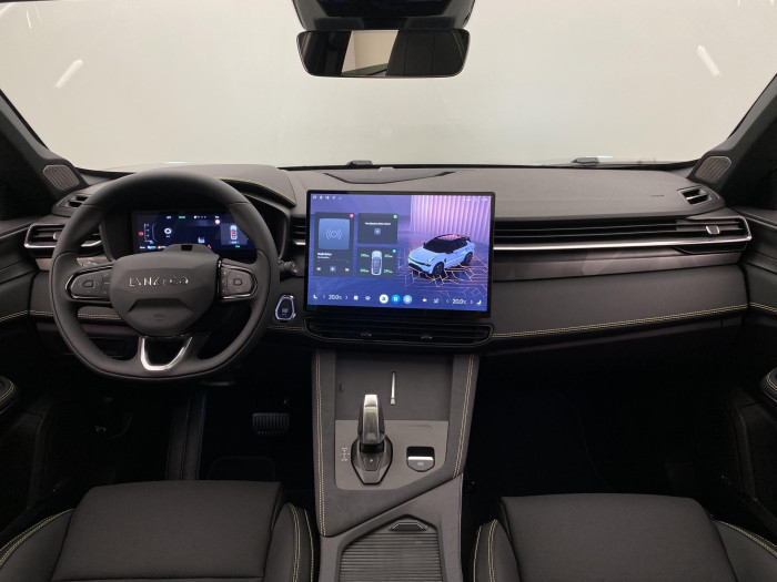 Lynk & Co 01 01 MORE PHEV