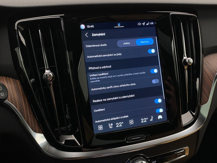 Volvo V60 B4 AUT DARK PLUS