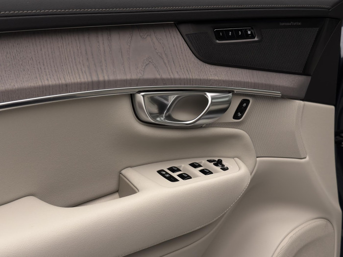 Volvo XC90 T8 AWD RECHARGE DARK PLUS 7m