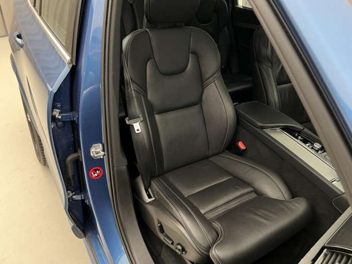 Volvo XC90 T8 AWD R-DESIGN 7MÍSTNÁ AUT CZ
