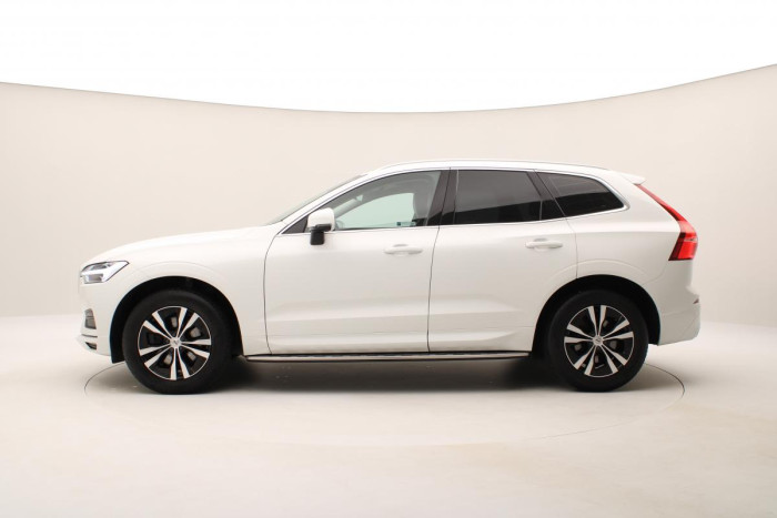 Volvo XC60 B5 AWD MOMENTUM - REZERVACE 2.0 Momentum