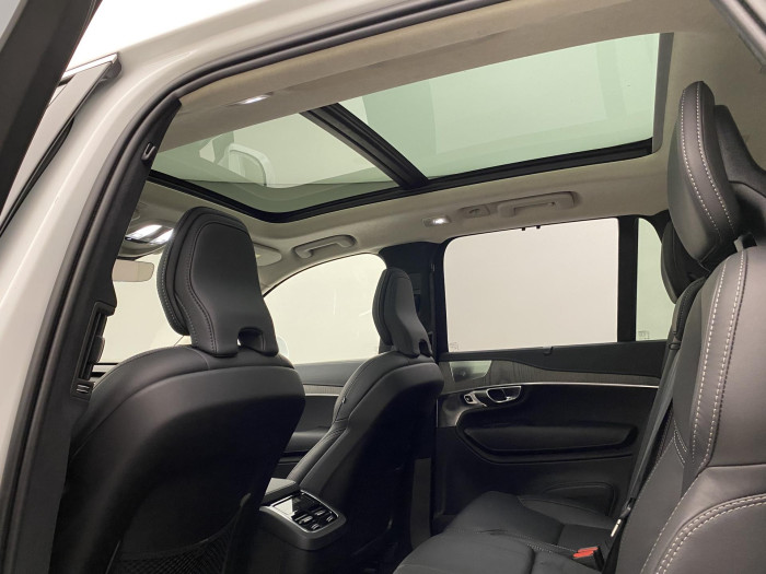 Volvo XC90 B5 AWD PLUS BRIGHT REZERVACE