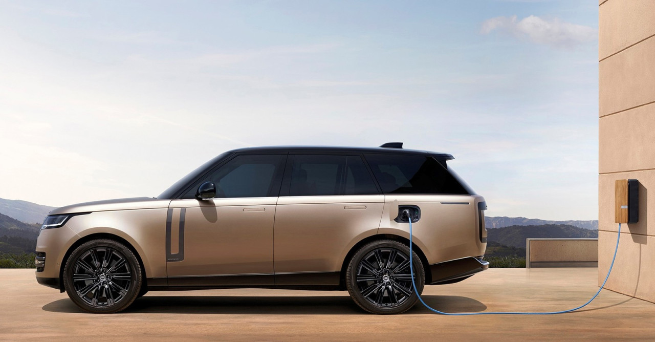 Land Rover zahajuje testování nového prototypu elektrického Range Roveru
