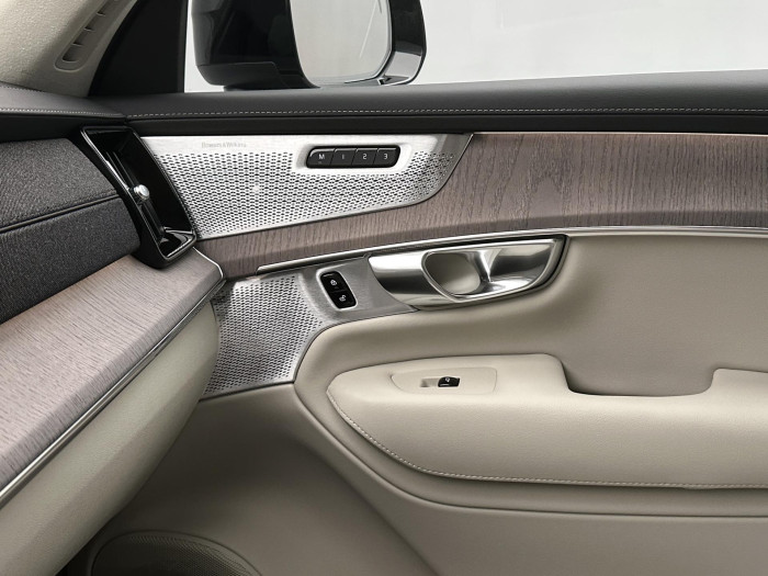 Volvo XC90 B5 AWD AUT DARK ULTRA 7 míst