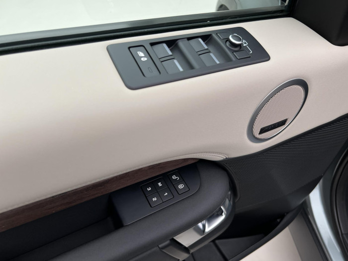 Land Rover Discovery 3.0 TDV6 HSE AWD AUT CZ