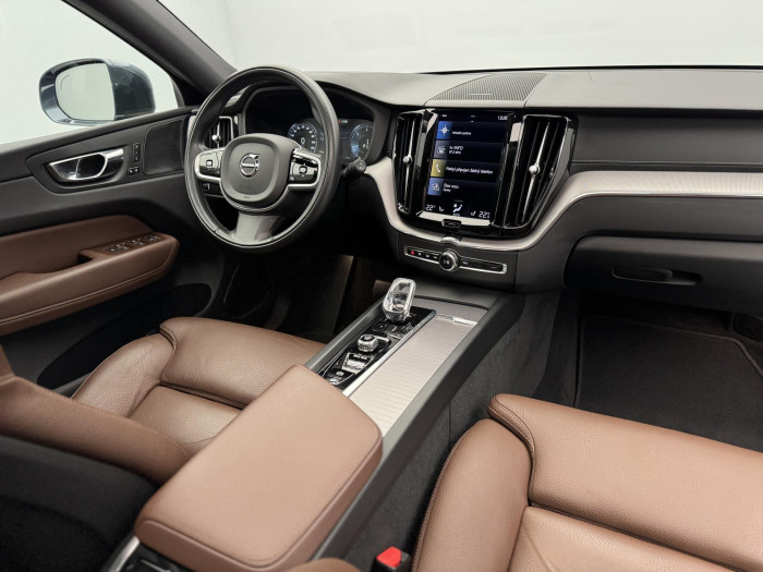 Volvo XC60 B4 AWD INSCRIPTION REZERVACE