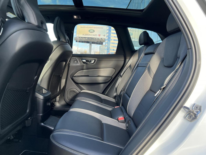 Volvo XC60 T8 AWD R-DESIGN Aut 1.maj.