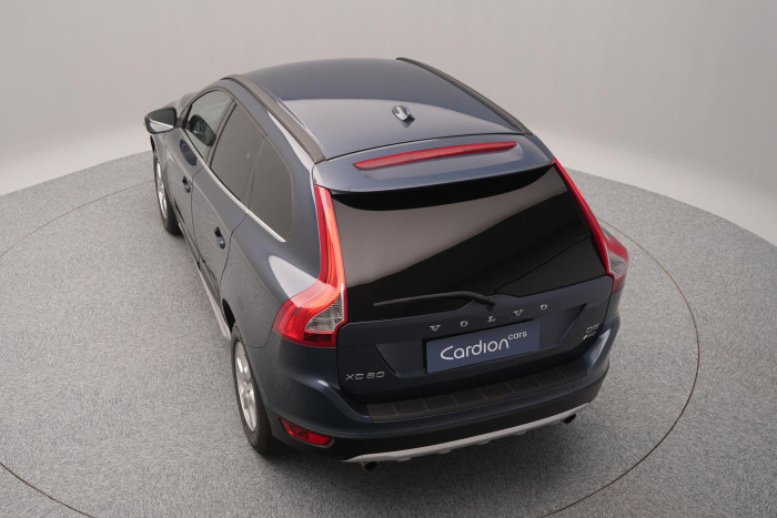 Volvo XC60 D5 AWD MOMENTUM AUT CZ 2.4 d Momentum