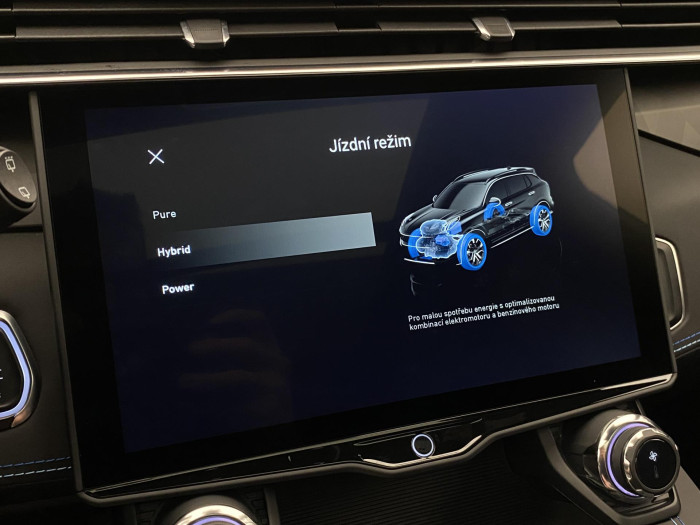 Lynk & Co 01 PHEV DCT AUT 1.maj