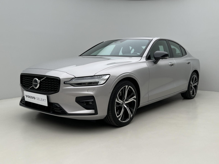Volvo S60 B5 AWD ULTIMATE DARK REZERVACE