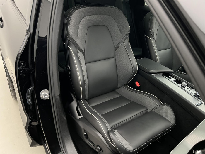 Volvo XC60 B5 AWD BLACK EDITION PLUS AUT