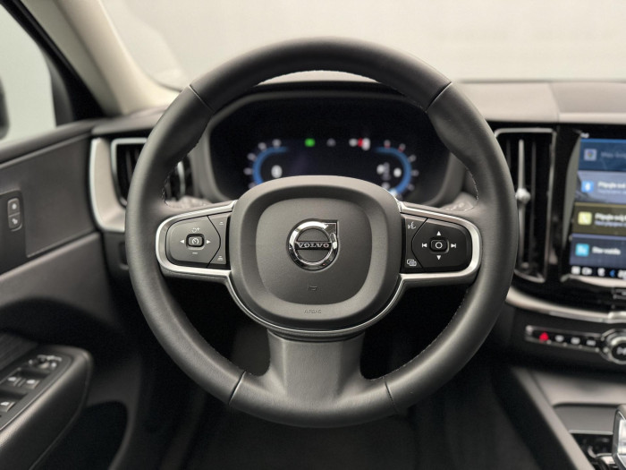 Volvo XC60 B4 AWD CORE CZ 1. maj