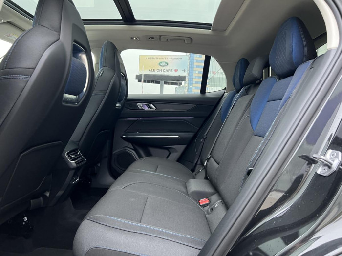 Lynk & Co 01 PHEV DCT Aut 1.maj.