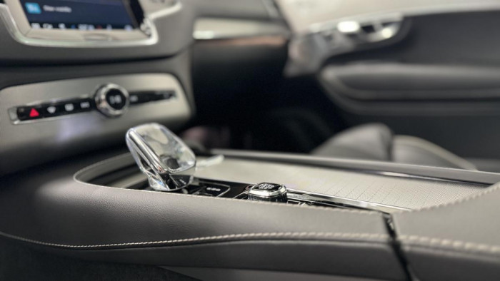 Volvo XC90 T8 AWD RECHARGE REZERVACE