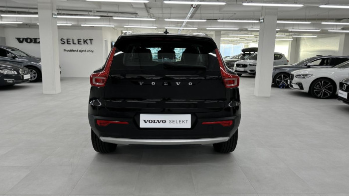 Volvo XC40 T3 MOMENTUM AUT REZERVACE 1.5 Momentum