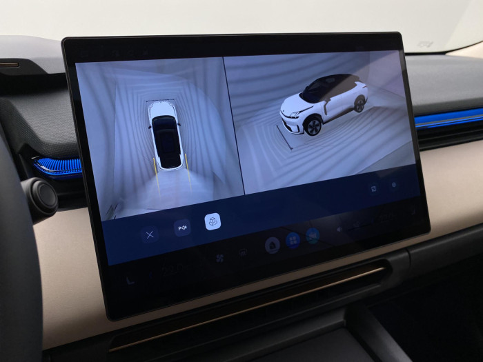 Lynk & Co 08 MORE PHEV