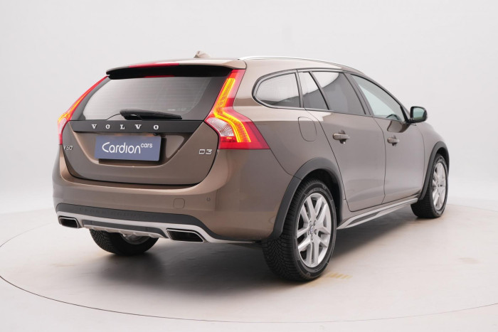 Volvo V60 CC D3 SUMMUM AUT REZERVACE 2.0 d CC CC Summum