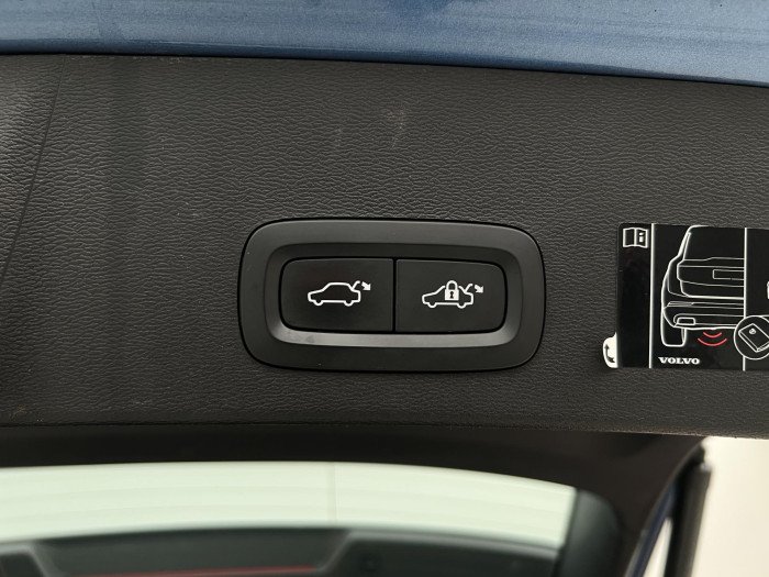 Volvo XC40 D4 AWD R-DESIGN AUT CZ 2.0 d