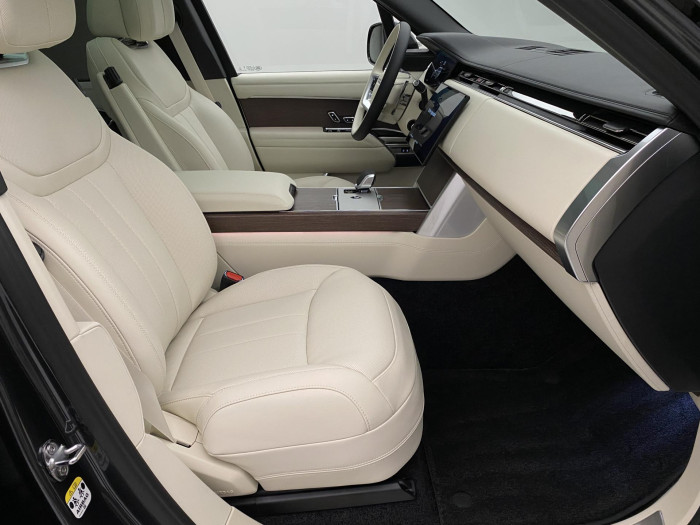 Land Rover Range Rover P550e AUTOBIOGRAPHY SWB