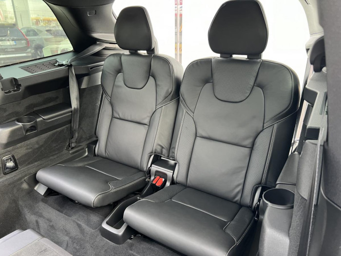 Volvo XC90 B5 AWD ULTIMATE DARK 7MÍSTNÁ