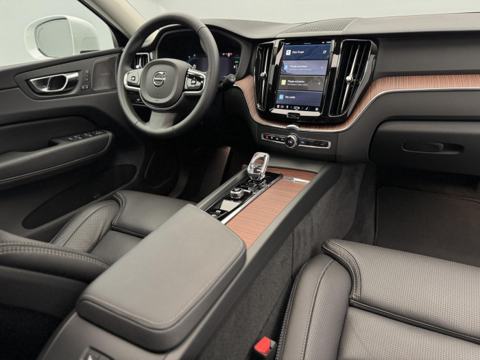 Volvo XC60 T8 AWD RECHARGE BRIGHT PLUS