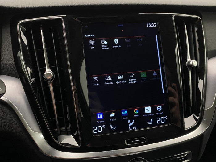 Volvo V60 T5 MOMENTUM AUT CZ REZERVACE 2.0 Momentum