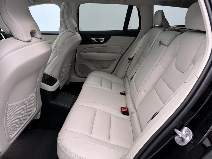 Volvo V60 T8 AWD Plug-in BRIGHT ULTRA