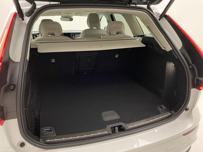 Volvo XC60 B4 AWD AUT DARK PLUS 2.0 Plus