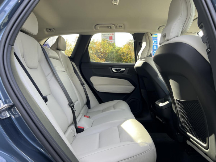 Volvo XC60 D3 MOMENTUM NAVIGACE 1.maj. 2.0 d Momentum