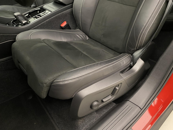 Volvo XC40 B4 AWD R-DESIGN AUT CZ