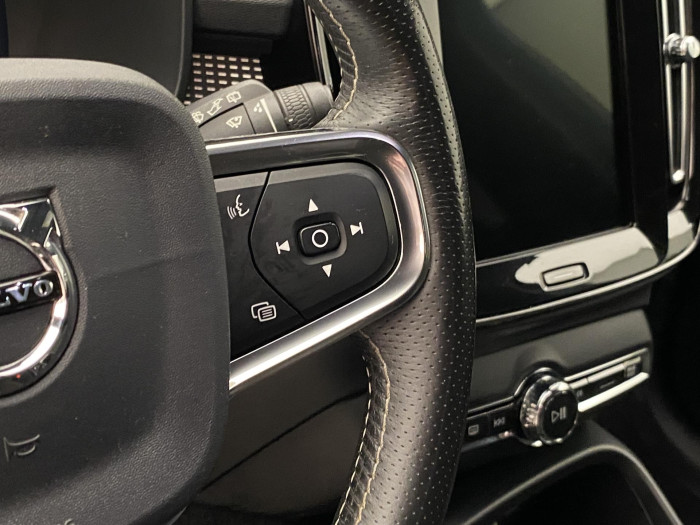 Volvo XC40 D4 AWD R-DESIGN AUT CZ 2.0 d