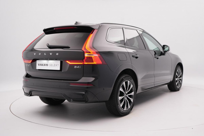 Volvo XC60 B4 AWD PLUS DARK AUT REZERVACE