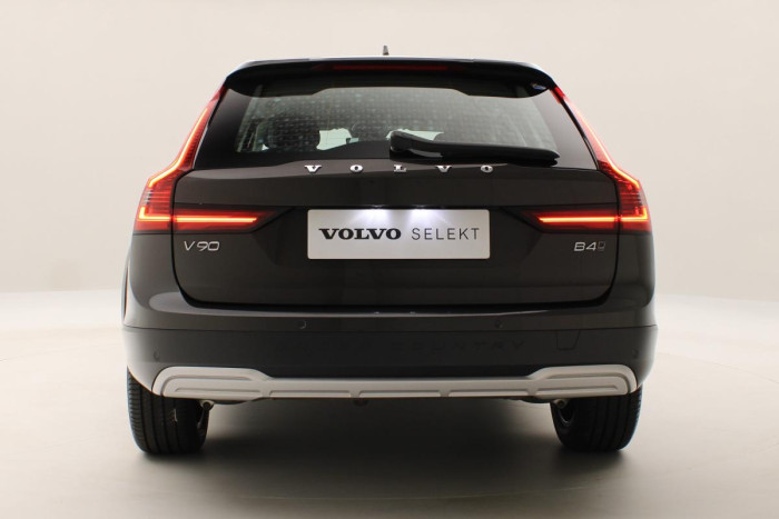 Volvo V90 CC B4 AWD PLUS AUT CZ 1.maj