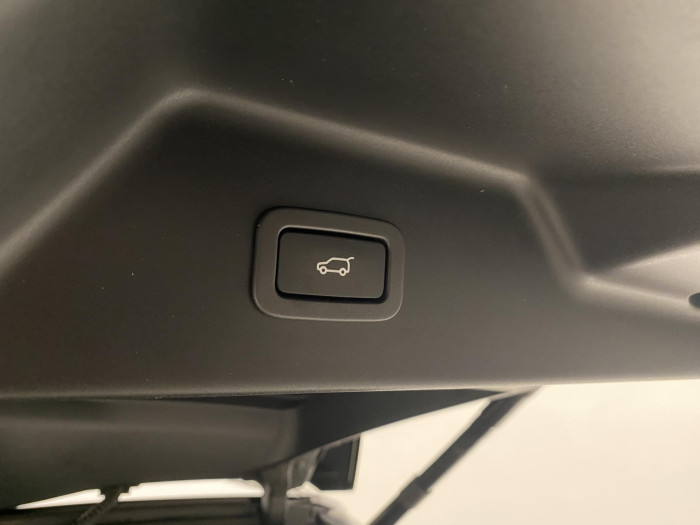 Land Rover Range Rover HYBRID AUTOBIOGRAPHY REZERVACE