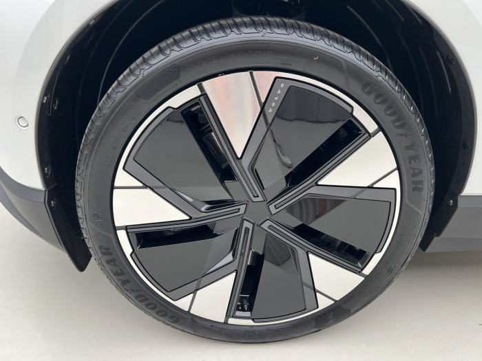 Volvo EX30 PURE ELECTRIC TWIN MOTOR ULTRA