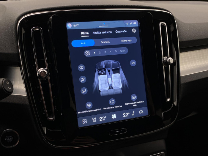 Volvo XC40 B3 DARK PLUS AUT CZ