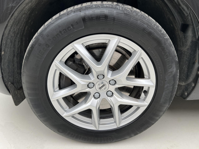 Volvo XC60 T5 AWD MOMENTUM PRO AUT CZ 2.0 Momentum