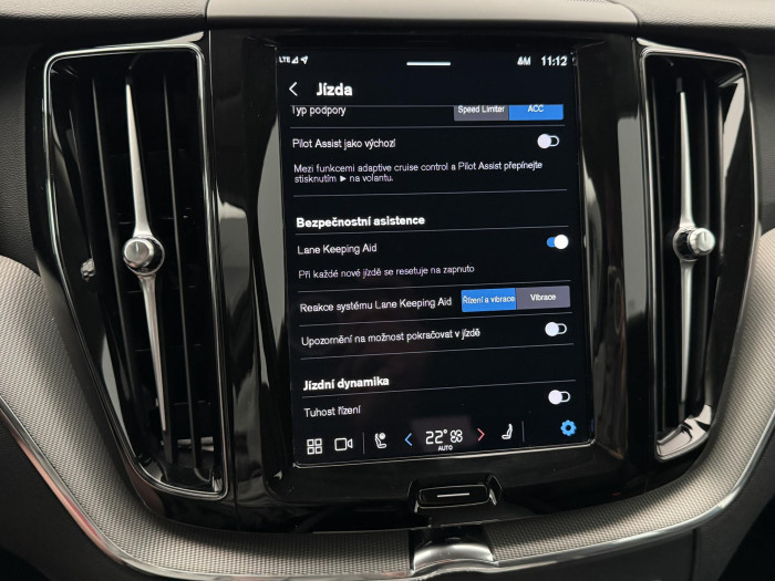 Volvo XC60 B4 AWD PLUS DARK CZ 1.maj