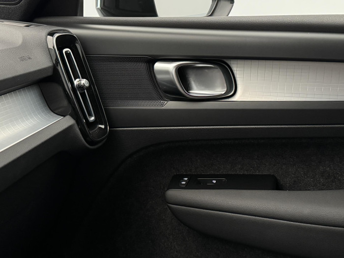 Volvo XC40 T2 MOMENTUM PRO REZERVACE 1.5 Momentum