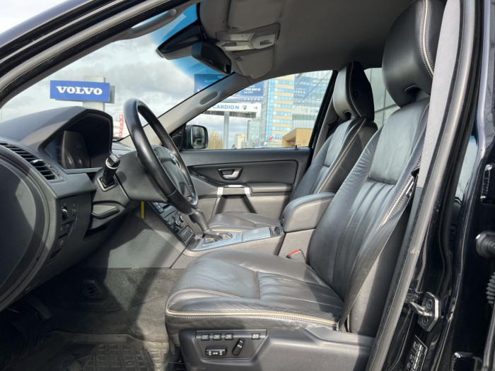 Volvo XC90 D5 AWD SUMMUM 7MÍSTNÁ 2.4 d Summum