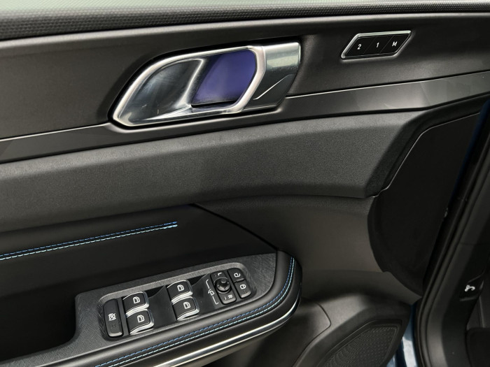 Lynk & Co 01 HEV AUT