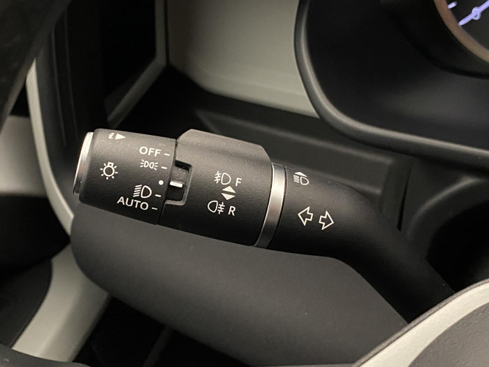 Land Rover Defender D250 SE AWD AUT REZERVACE 3.0 d SE