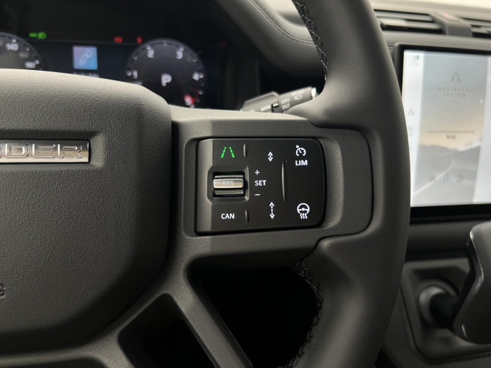 Land Rover Defender 110 D300 X-DYNAMIC SE AWD Aut 3.0 d Dynamic SE