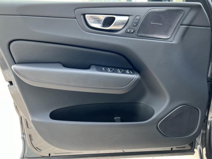 Volvo XC60 B4 AWD DARK PLUS REZERVACE 2.0 Plus