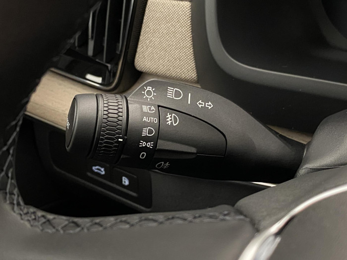 Volvo XC90 T8 AWD RECHARGE DARK ULTRA 7