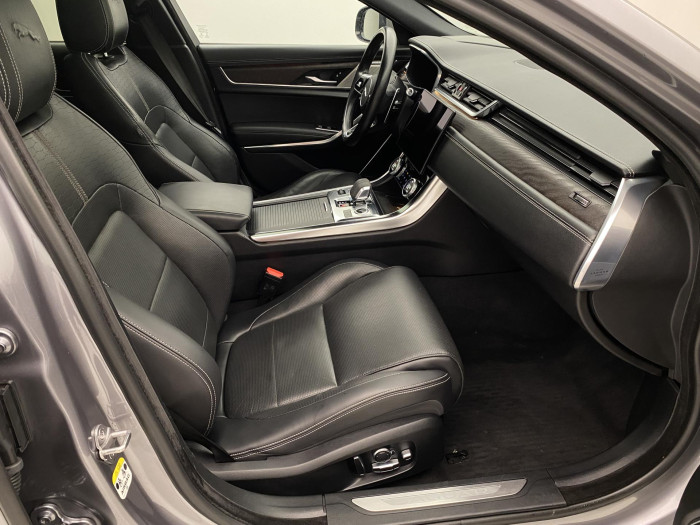 Jaguar XF D200 R-DYNAMIC SE AWD AUT 2.0 d Dynamic SE